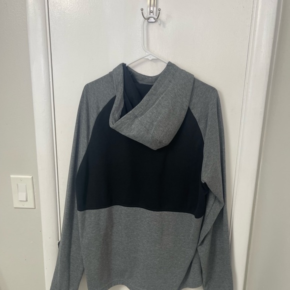 Men’s Large Nike Hoodie - Picture 2 of 2